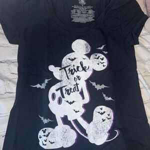 RARE MICKEY TRICK OR TREAT SHIRT WOMEN’S DISNEY STORE EXCLUSIVE Med